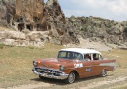 KLASİK OTOMOBİLLER YOLLARDA